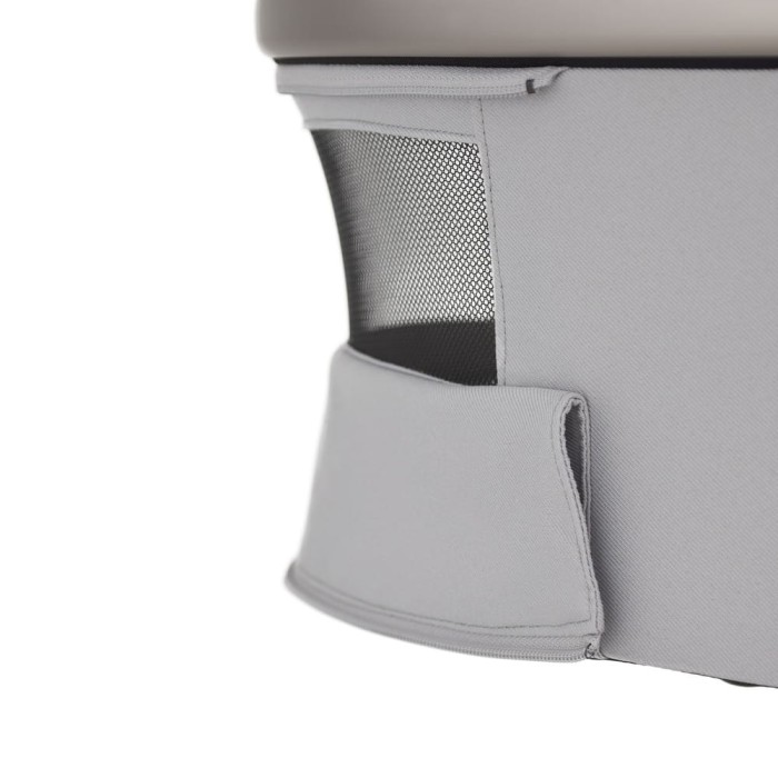 Panoramiczna wentylacja w gondoli wózka Anex Flo w kolorze Frossy