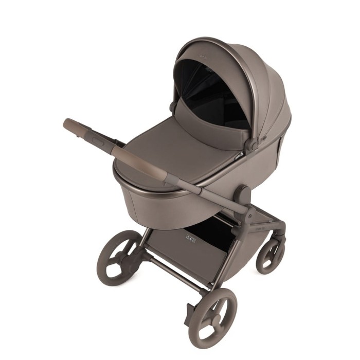 Wózek 2w1 Anex Flo w kolorze Yuki z gondolą - ujęcie skośne od góry