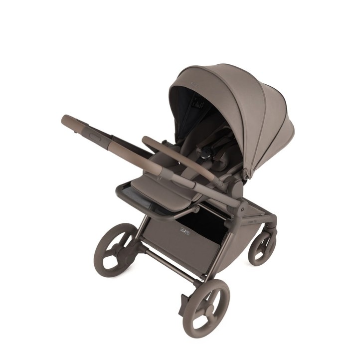 Wózek 2w1 Anex Flo w kolorze Yuki - spacerówka - ujęcie skośne od góry