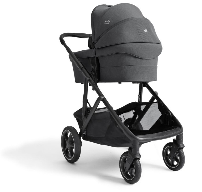 joie versiti - kolekcja signature - wózek głęboki - wersja pojedyncza - kolor ebony - widok pod skosem