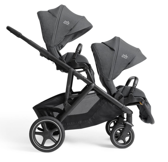 joie versiti - kolekcja signature - wózek rok po roku - dwa siedziska przodem do kierunku jazdy - kolor ebony - widok od boku