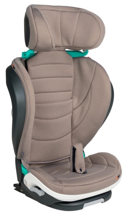 BeSafe IZI FLEX II - Kolor Sand Soft Breeze - Piaskowy - Fotelik dla starszaka 100-150 cm - widok pod skosem - maksymalnie podniesiony zagłówek