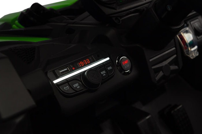 TOYZ MAVERICK - samochód na akumulator dla 4 latka  - kolor GREEN - zdjęcie kokpitu