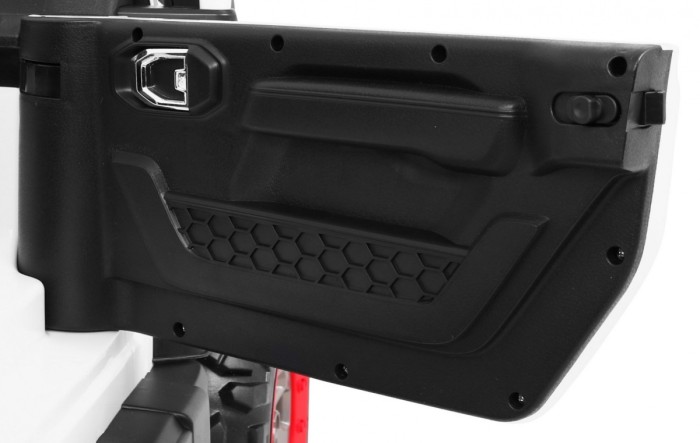 Auto terenowe AllRoad dla 2 dzieci Biały + Napęd 4x4 + Pilot-15 6828 