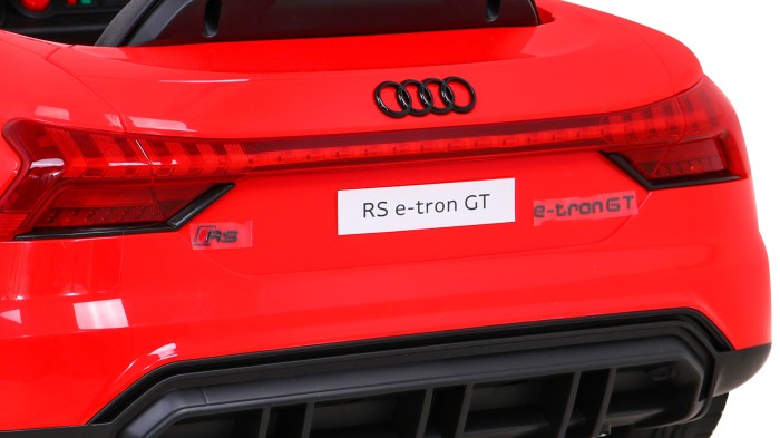 Audi RS E-Tron GT na akumulator Czerwony + Pilot + Napęd 4x4 + Radio MP3 + LED + EVA-6 6872 