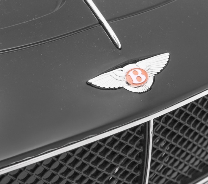 Auto na akumulator Bentley EXP 12 dla dzieci Czarny + Pilot-14 6881 