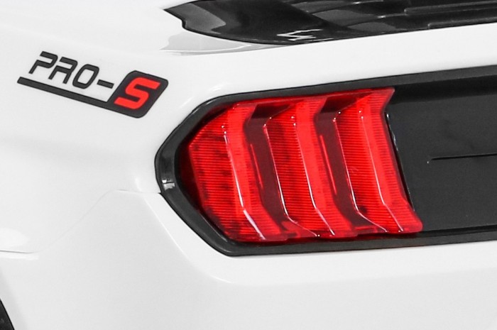 Autko GT Sport na akumulator dla dzieci Biały + Pilot + Wolny Start + Bagażnik + MP3 LED-6 6959 