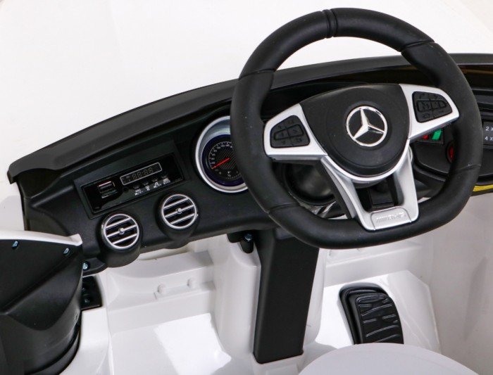 Mercedes Benz GLC63S dla dzieci, Biały SUV + Pilot + Napęd 4x4-8 7021 