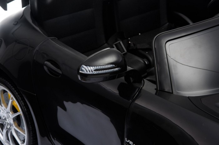 Mercedes-Benz GT R dla dzieci Lakier Czarny + Napęd 4x4 + Nawiew powietrza + Pilot + EVA + MP3 LED-22 7071 