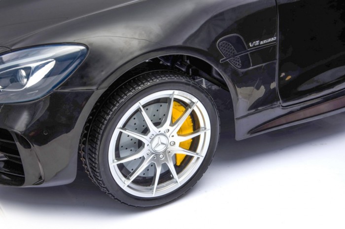 Mercedes-Benz GT R dla dzieci Lakier Czarny + Napęd 4x4 + Nawiew powietrza + Pilot + EVA + MP3 LED-23 7071 