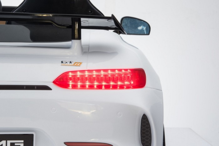 Mercedes-Benz GT R dla dzieci Lakier Czarny + Napęd 4x4 + Nawiew powietrza + Pilot + EVA + MP3 LED-27 7071 