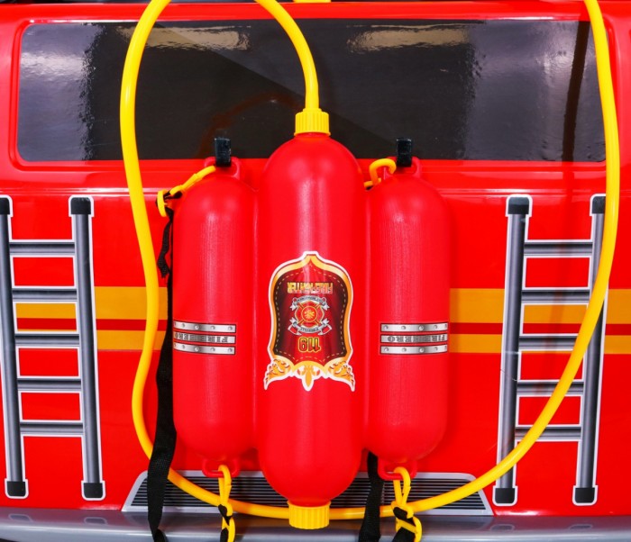 Wóz Straż Pożarna na akumulator dla dzieci + Armatka wodna + Megafon + Kogut strażacki + Pilot-15 7144 