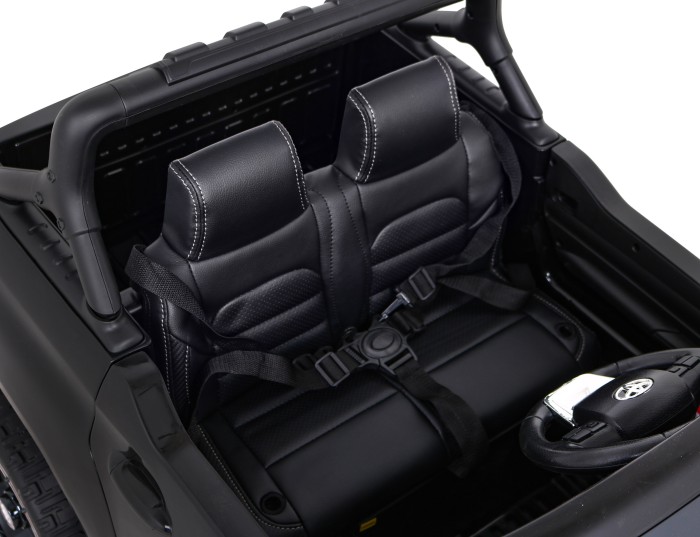 Toyota Hilux na akumulator dla dzieci Czarny Pickup + Napęd 4x4 + Pilot-15 7199 