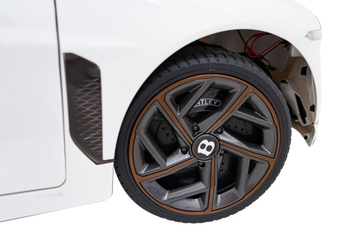 Autko Bentley Bacalar na akumulator dla dzieci Biały + Pilot + EVA + Wolny Start + Audio LED-14 7215 