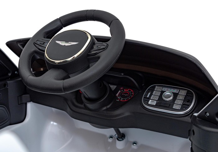 Aston Martin DBX na akumulator dla dzieci Biały + Pilot + EVA + Pasy + Wolny Start + Audio LED-8 7273 