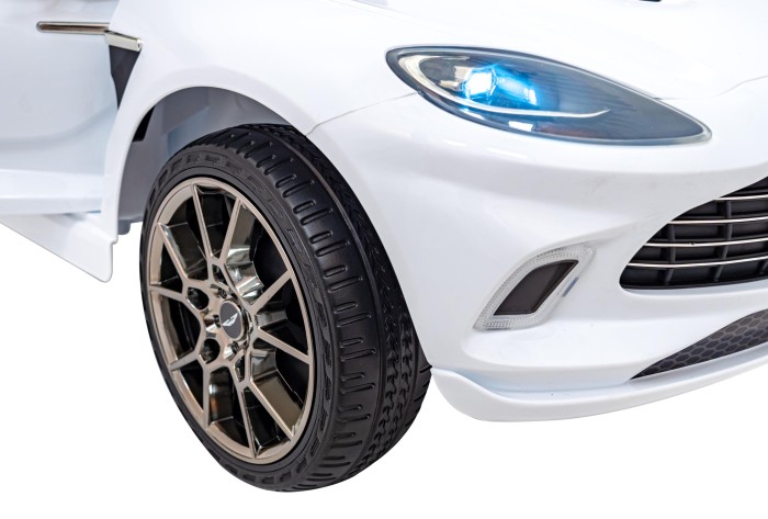 Aston Martin DBX na akumulator dla dzieci Biały + Pilot + EVA + Pasy + Wolny Start + Audio LED-11 7273 