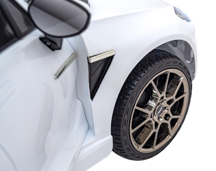 Aston Martin DBX na akumulator dla dzieci Biały + Pilot + EVA + Pasy + Wolny Start + Audio LED-13 7273 