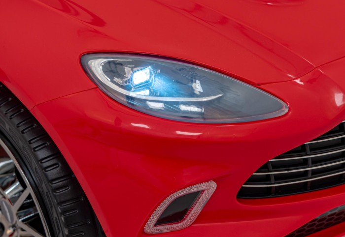 Aston Martin DBX na akumulator dla dzieci Czerwony + Pilot + EVA + Pasy + Wolny Start + Audio LED-17 7274 