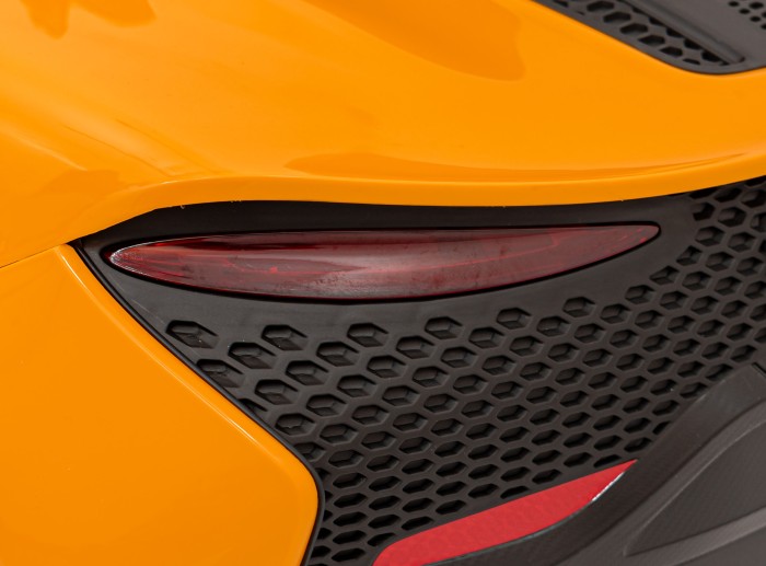 McLaren Artura na akumulator dla dzieci Pomarańczowy + Napęd 4x4 + Pilot + Wolny Start + EVA + Audio LED-19 7284 