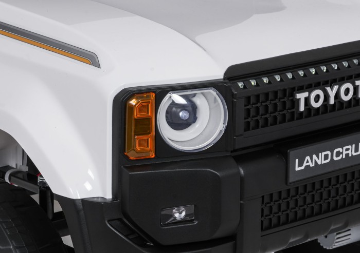 Pojazd Toyota Land Cruiser PRADO Biały-16 7390 