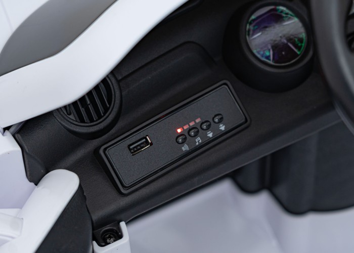 Pojazd RUF CTR3 Biały