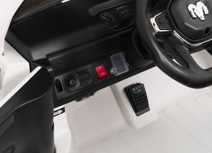 Pojazd RAM 3500 Biały-13 7496 