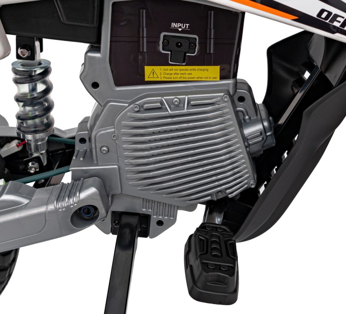 Motor PANTONE 361C na akumulator dla dzieci Pomarańczowy + Panel audio + Wolny Start + Koła EVA-13 7637 