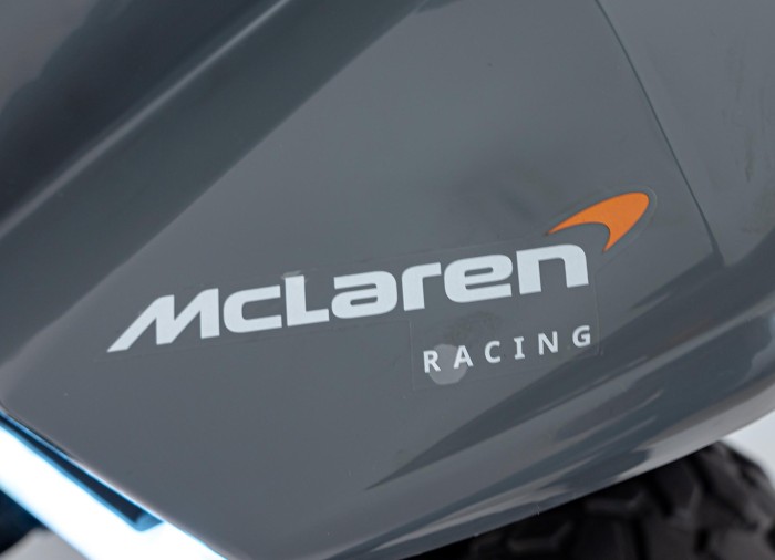 Quad McLaren Racing MCL 35 dla dzieci Szary + Pilot + Wolny Start + EVA + Audio LED-14 7705 