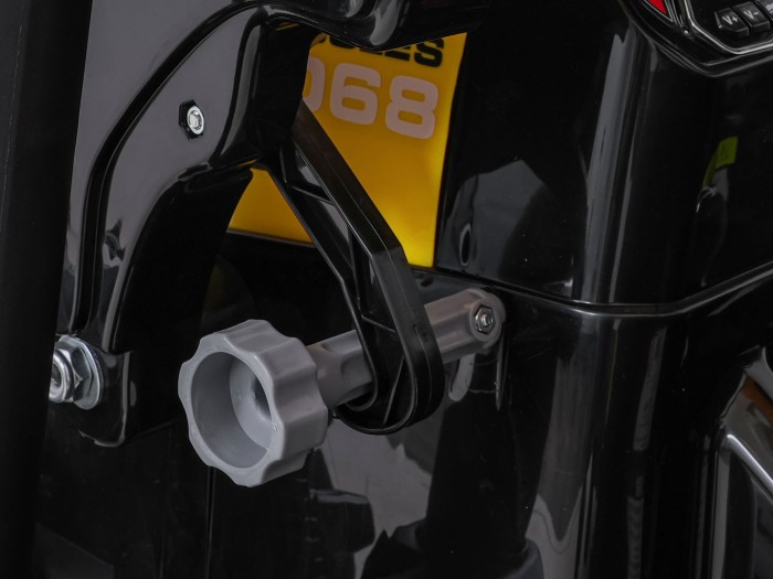 Pojazd MEGA Traktor D68 Z Przyczepką Żółty-15 7779 