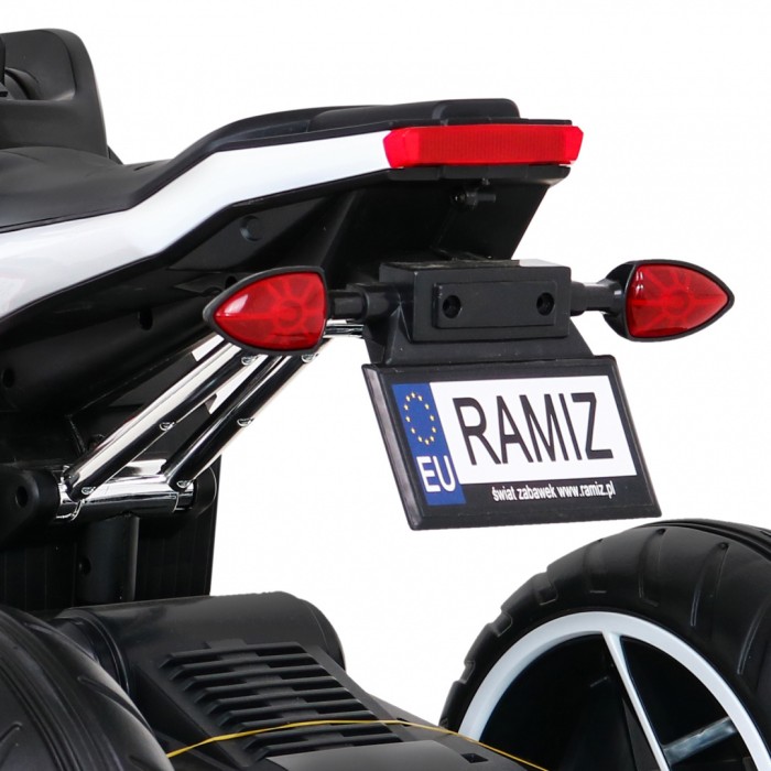 Motor Future na akumulator dla dzieci Biały + Panel audio + Wolny Start + Koła EVA-11 7823 