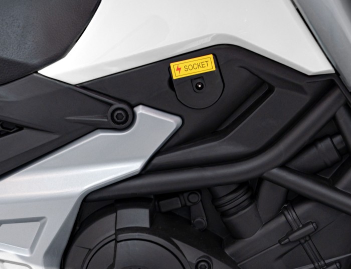Motor Honda NC750X Biały-11 7841 