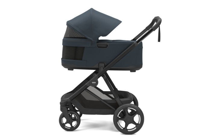Small-Thule_Charm_BassinetIcluded_DarkestBlue_F.jpg