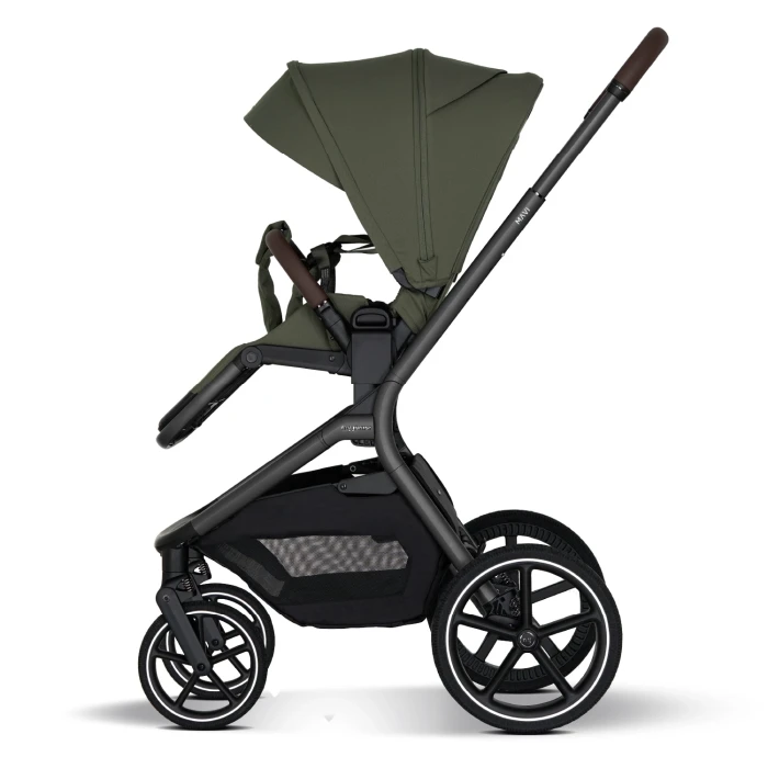 wózek 2w1 - my junior mavi - wersja spacerowa - przodem do kierunku jazdy - kolor olive green - widok od boku