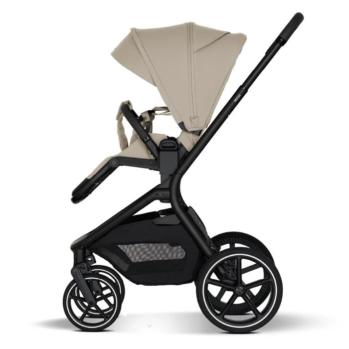 wózek 2w1 - my junior mavi - wersja spacerowa - przodem do kierunku jazdy - kolor sandstone beige - widok od boku