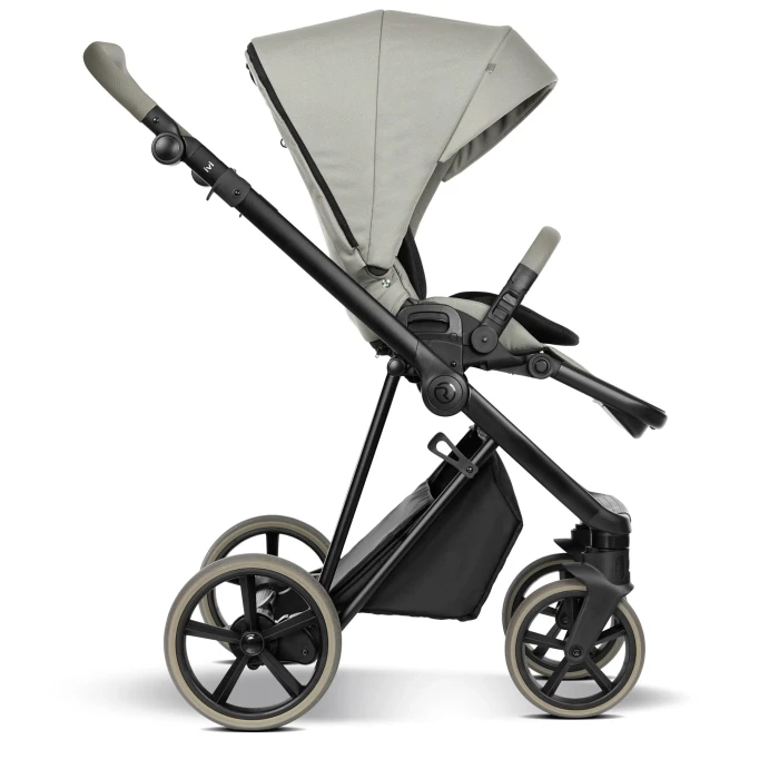 wózek dziecięcy 2w1 - roan ivi 2.0 - wersja spacerowa - kolor luxe grey- przodem do kierunku jazdy - widok od boku
