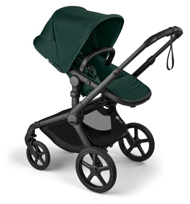 bugaboo fox 5 renew - wózek dziecięcy 2w1 - czarna rama - kolor fern green - wersja spacerowa - widok pod skosem