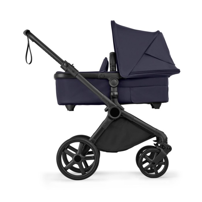 bugaboo cub - wózek dziecięcy 2w1 - wersja głęboka - widok od boku - kolor deep indigo (granatowy)