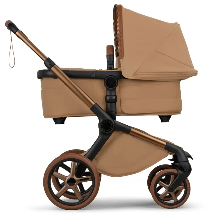 bugaboo fox 5 renew - edycja limitowana - bugaboo x stella mccartney - wózek dziecięcy 2w1 - wersja z gondolą (widok od boku)